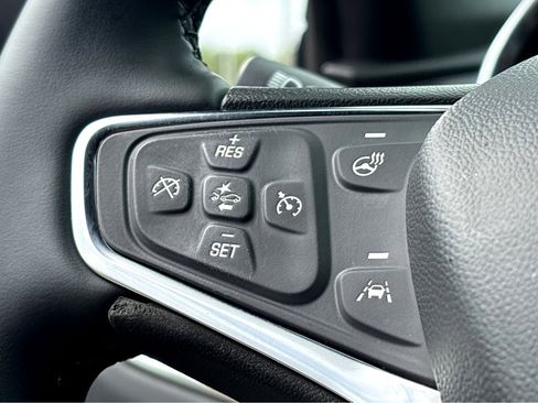 Used 2024 Chevrolet Equinox Premier image 12