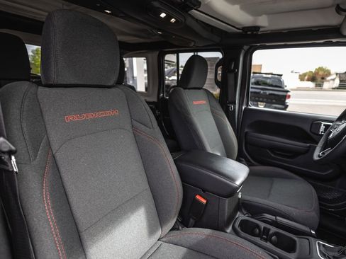 Used 2025 Jeep Wrangler Unlimited Rubicon AWD/4WD image 31