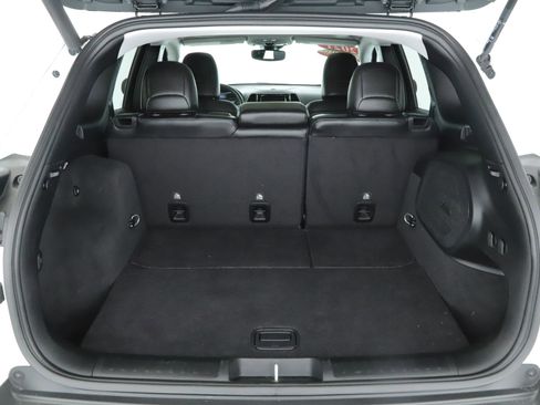 Used 2021 Jeep Cherokee Limited w/ Elite Package image 18