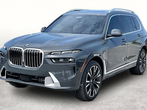 Used 2025 BMW X7 xDrive40i AWD/4WD image 13
