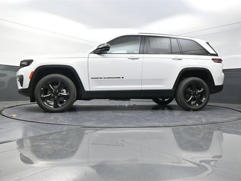 New 2025 Jeep Grand Cherokee Limited image 20