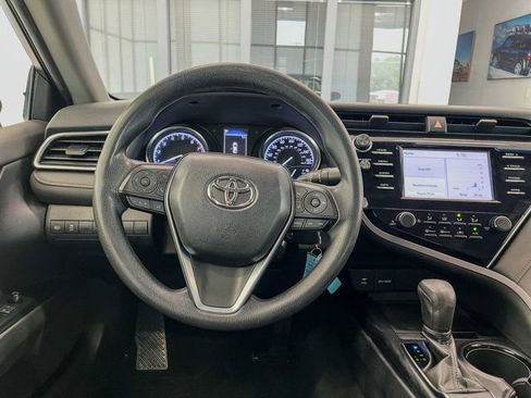 Used 2018 Toyota Camry LE image 18