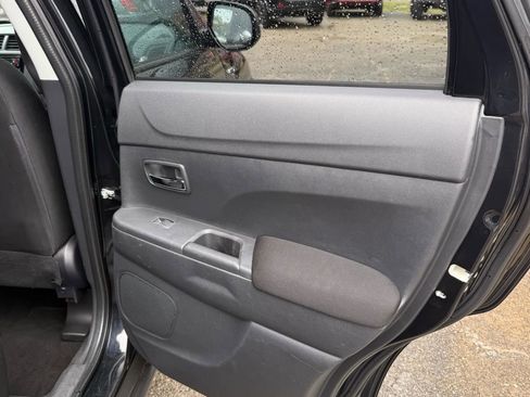 Used 2017 Mitsubishi Outlander Sport LE image 18