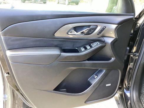 Used 2023 Chevrolet Traverse Premier w/ Redline Edition image 9
