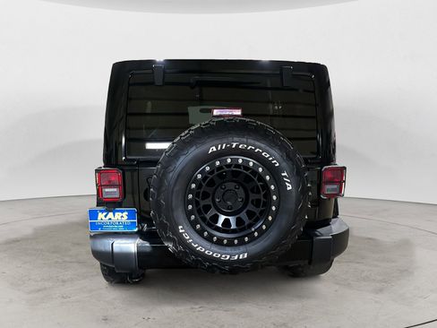 Used 2015 Jeep Wrangler Unlimited Sahara image 5
