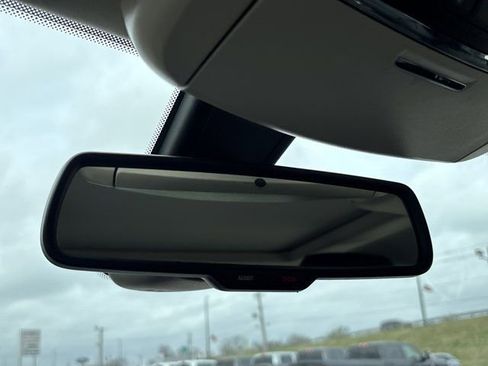 Used 2019 Chrysler 300 Limited image 37