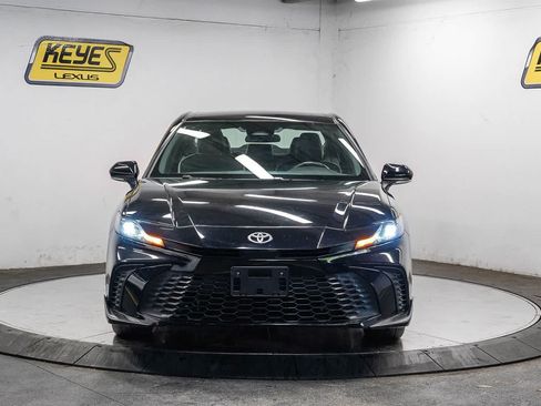 Used 2025 Toyota Camry SE FWD image 6