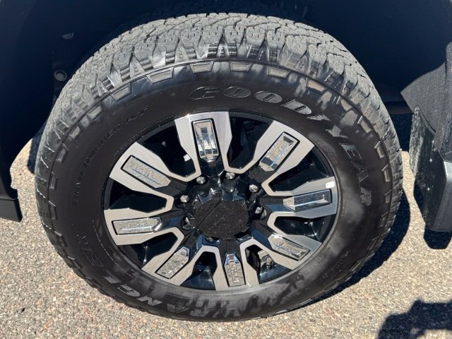 Used 2025 GMC Sierra 3500 Denali w/ Denali Reserve Package AWD/4WD image 11