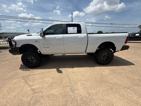 Used 2024 RAM 2500 Laramie AWD/4WD image 4