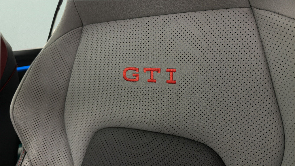 Used 2024 Volkswagen GTI SE FWD image 21