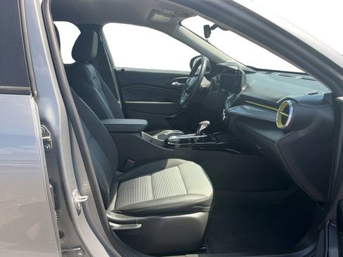 Used 2024 Chevrolet Trax LT w/ Driver Confidence Package FWD image 22