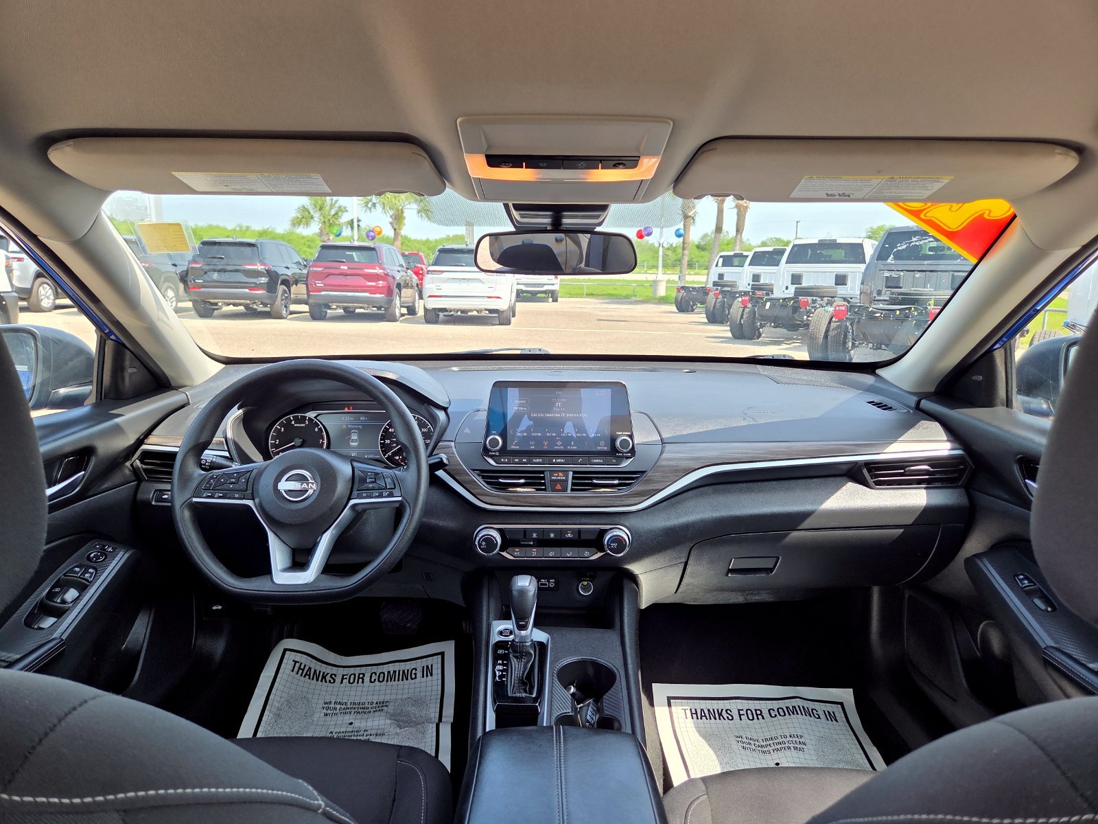 Used 2025 Nissan Altima 2.5 SV FWD image 21