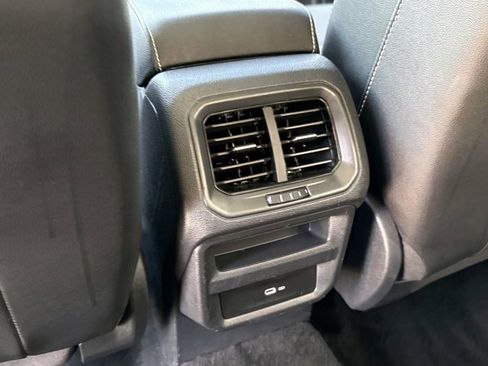 Used 2023 Volkswagen Taos SE image 15