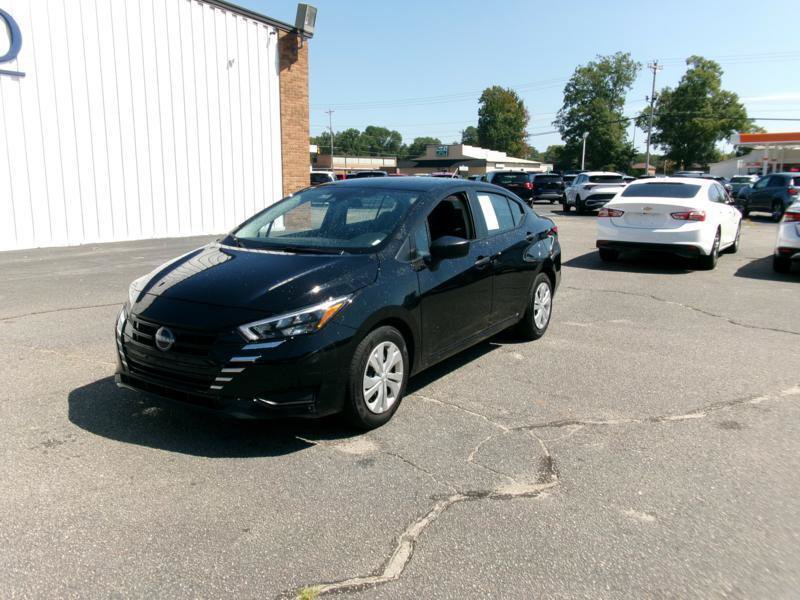 Used 2025 Nissan Versa S FWD image 14