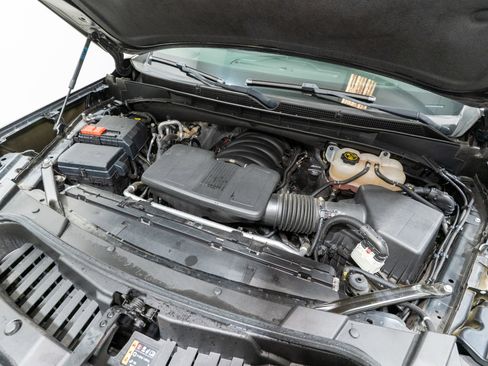 Used 2023 GMC Yukon SLE w/ Gmc Pro Safety Plus Package image 32