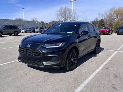 Used 2025 Honda HR-V Sport image 3
