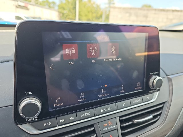 Used 2024 Nissan Altima 2.5 SV FWD image 18