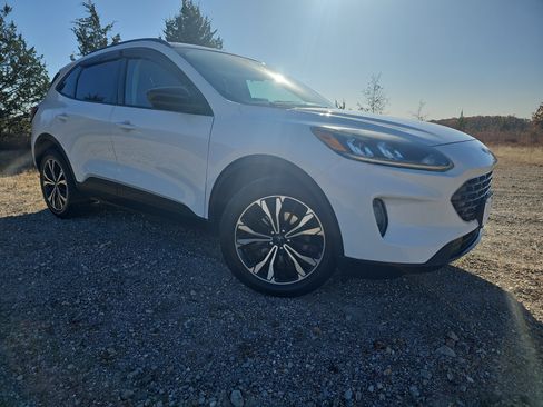 Used 2021 Ford Escape SEL w/ SEL Stealth AWD Package image 2