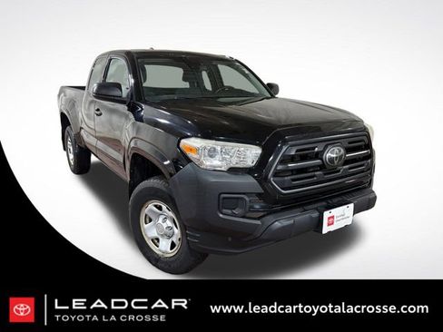 Used 2018 Toyota Tacoma SR image 1