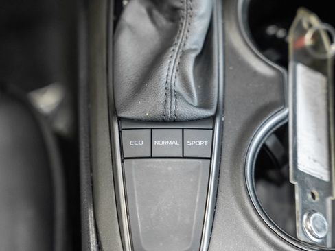 Used 2024 Toyota Camry SE w/ Cold Weather Package FWD image 22