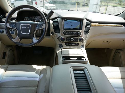 Used 2017 GMC Yukon Denali w/ Open Road Package AWD/4WD image 12