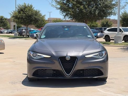 Used 2020 Alfa Romeo Giulia RWD image 2