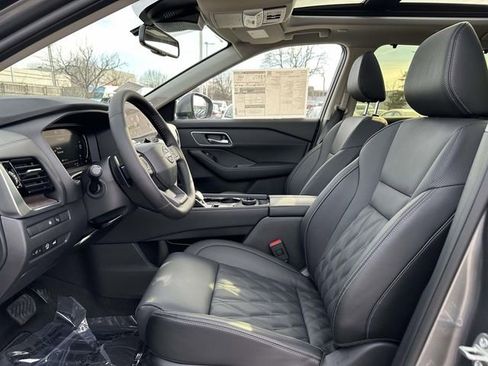 New 2026 Nissan Rogue Platinum w/ Platinum Premium Package image 16