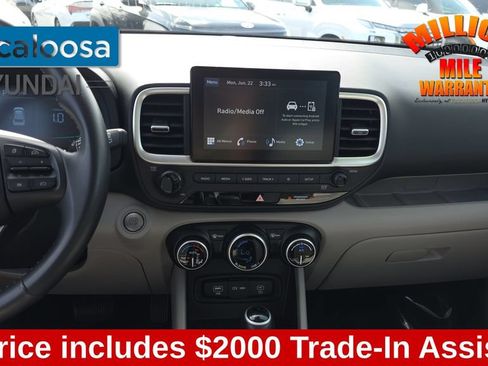Used 2025 Hyundai Venue SEL FWD image 27