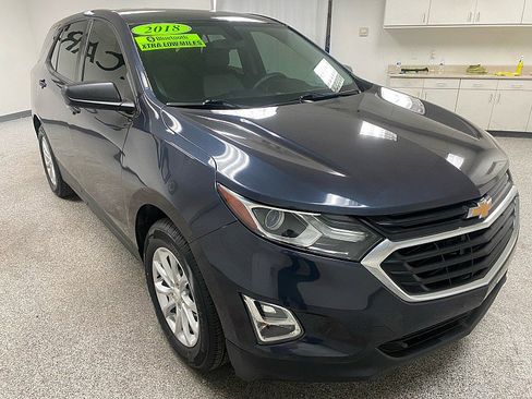 Used 2018 Chevrolet Equinox LS image 3