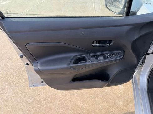 Used 2025 Nissan Versa SV w/ Trunk Package image 12