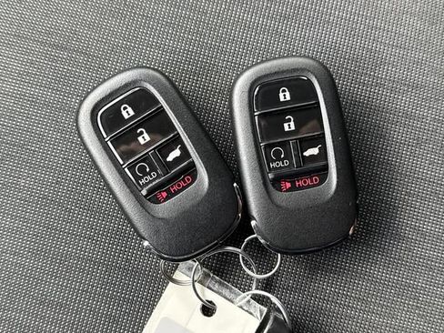 Used 2025 Honda Pilot Sport image 29