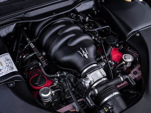 Used 2016 Maserati GranTurismo Sport image 31