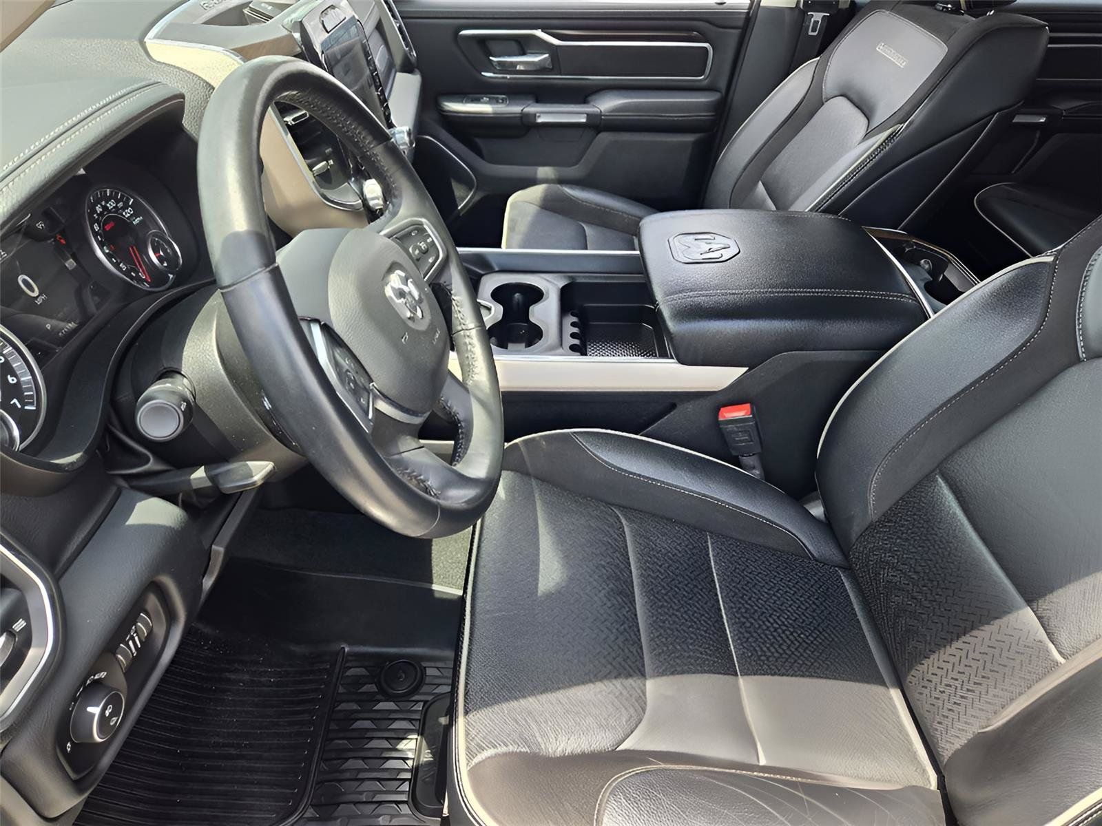 Used 2022 RAM 1500 Laramie AWD/4WD image 10