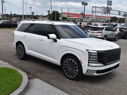 Used 2026 Hyundai Palisade Calligraphy AWD/4WD image 16