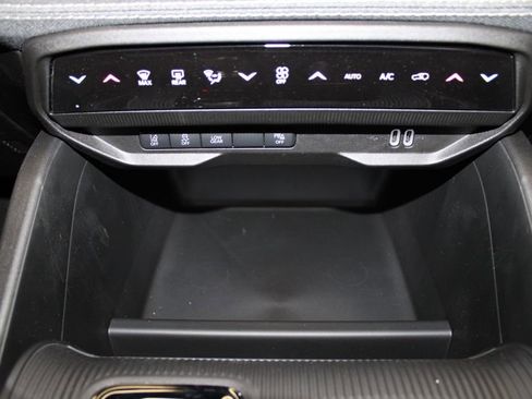 New 2026 Jeep Cherokee Laredo image 18