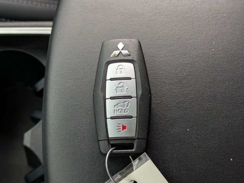Used 2023 Mitsubishi Outlander SE AWD/4WD image 32