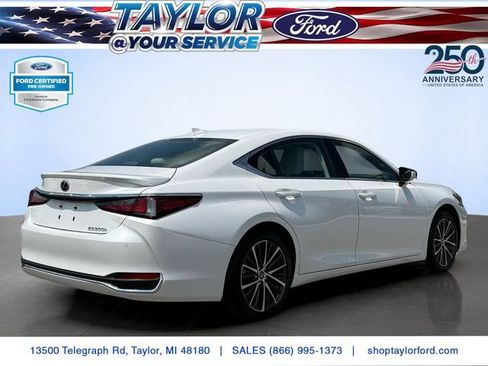 Used 2024 Lexus ES 300h w/ Premium Package FWD image 4