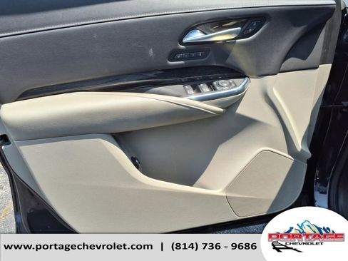 Used 2023 Cadillac XT4 Premium Luxury image 17