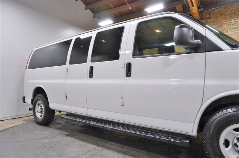 Used 2019 Chevrolet Express 3500 LS RWD image 9