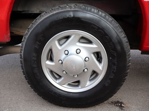 Used 2010 Ford E-350 and Econoline 350 Extended Wagon Super Duty image 42