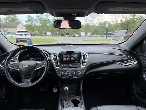 Used 2017 Chevrolet Malibu LT w/ Leather Package FWD image 28
