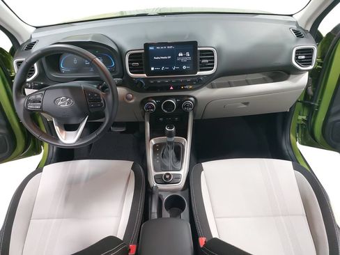 Certified 2024 Hyundai Venue SEL FWD image 9
