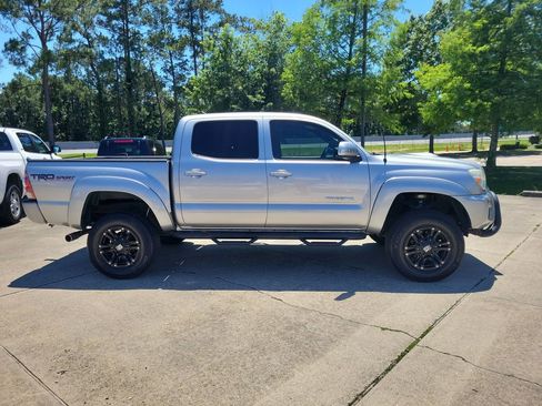 Used 2014 Toyota Tacoma PreRunner w/ TRD Sport Package RWD image 8