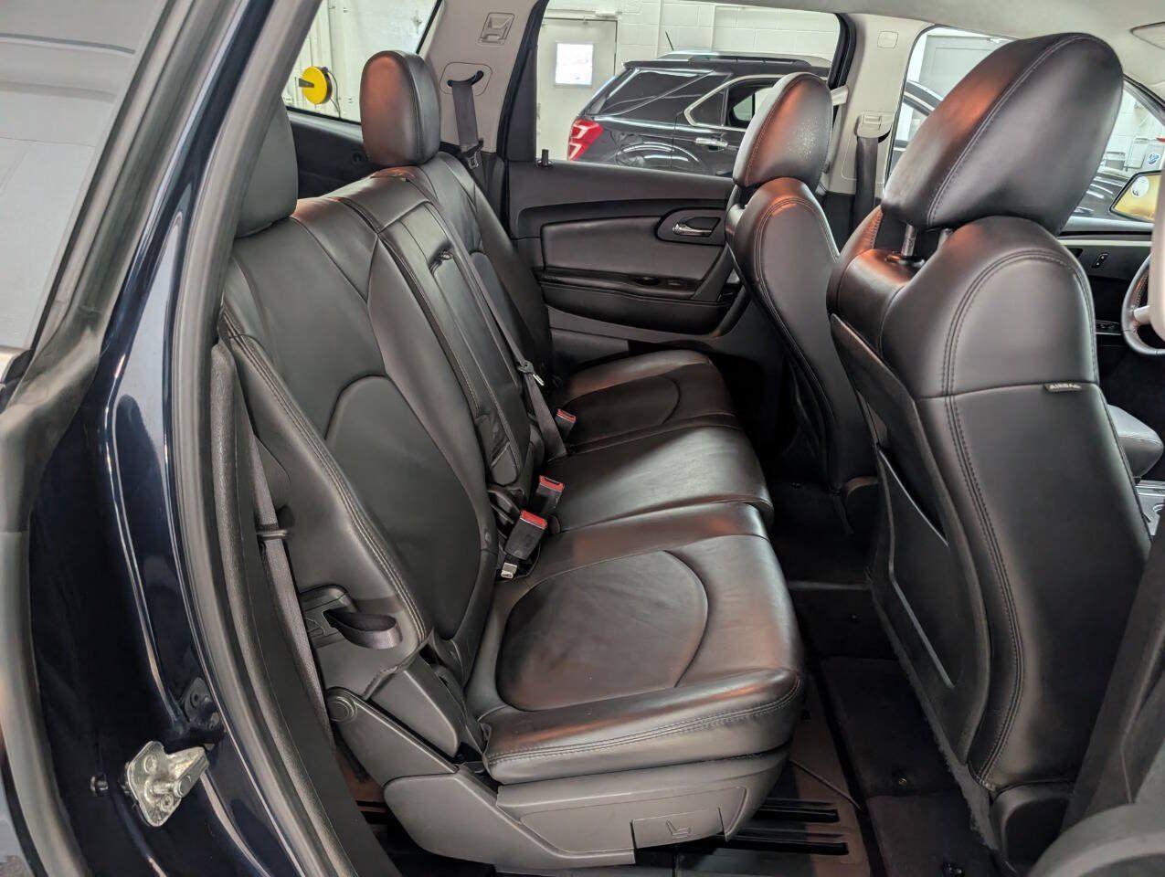 Used 2012 Chevrolet Traverse LT FWD image 18