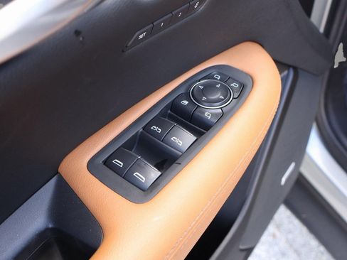 New 2025 Cadillac XT5 Premium Luxury image 11