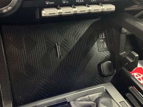 Used 2024 Toyota Tacoma TRD Off-Road image 31