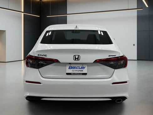 Used 2023 Honda Civic Sport image 5