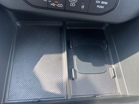 Used 2025 Kia Carnival SX image 19