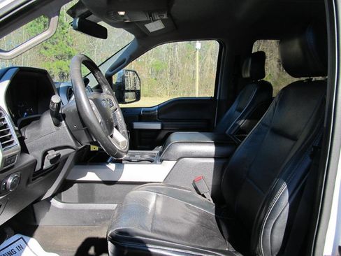 Used 2017 Ford F350 Lariat w/ Chrome Package image 24