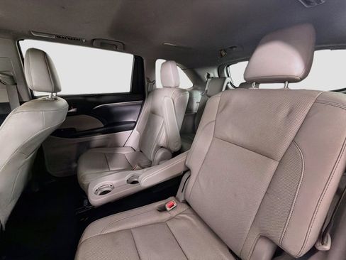 Used 2018 Toyota Highlander Limited FWD image 26